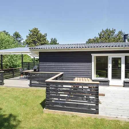 Three-bedroom Holiday In *