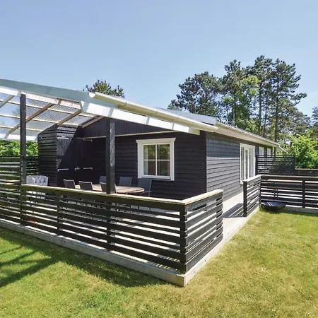 Ferienhaus Three-bedroom Holiday In *
